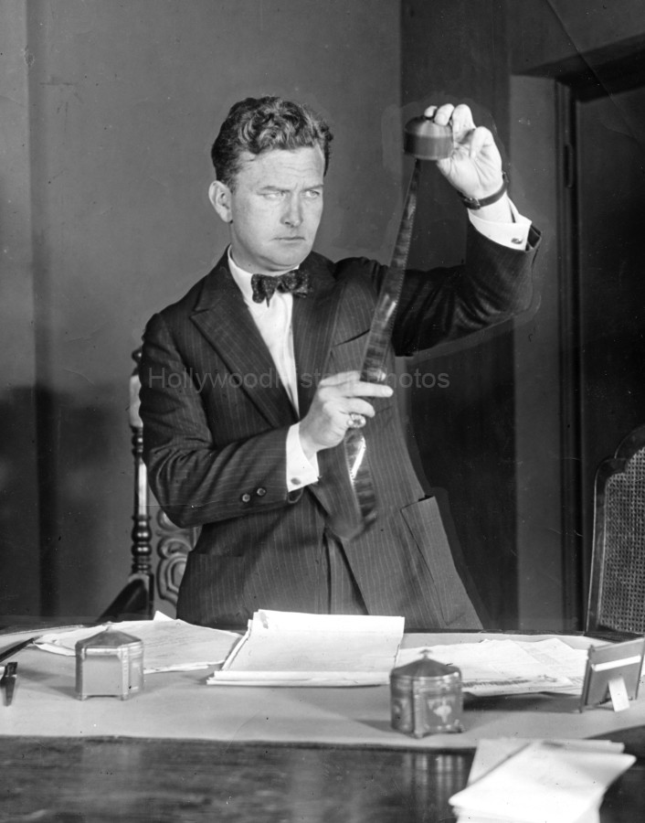 Film Editing 1922 Thomas Ince.jpg